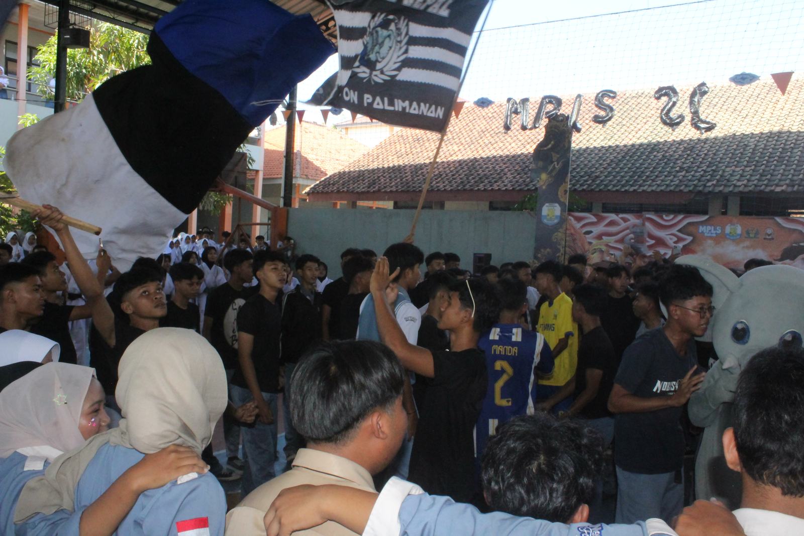 Momen MPLS 3